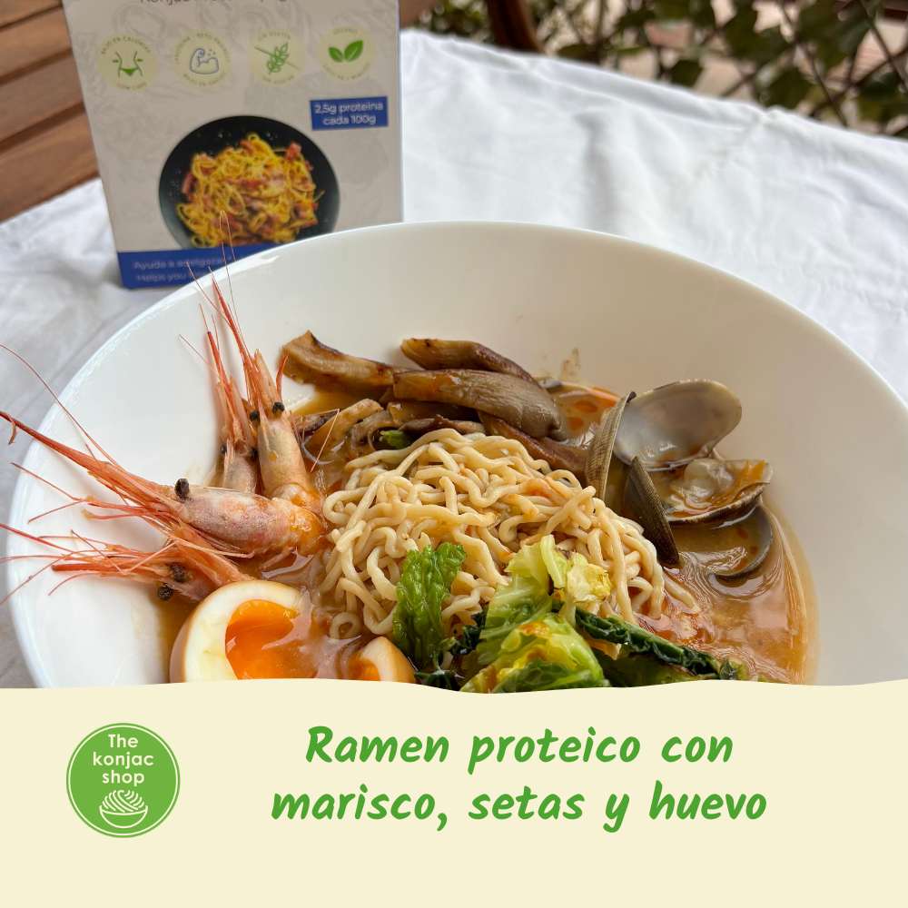Ramen proteico con marisco de espaguetis konjac