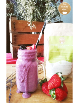 Red fruit smoothie with glucomannan from konjac