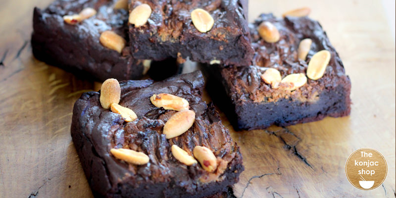 Brownie con aguacate y harina de konjac