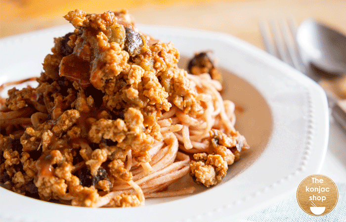 Espaguetis de tomate konjac a la arrabiata – 322kcal