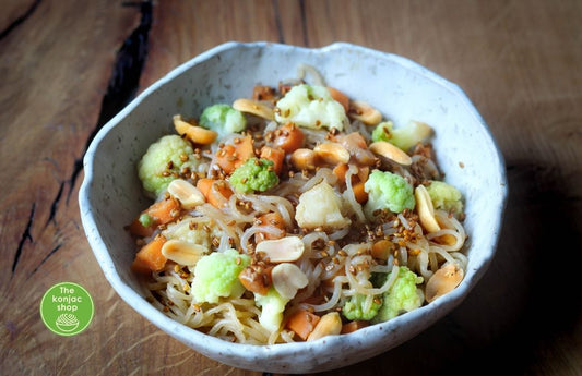 Espaguetis konjac al estilo tailandés