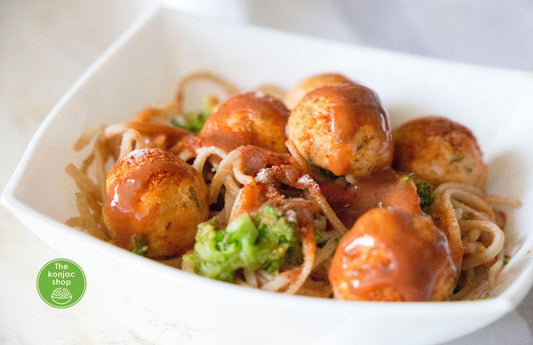 Espaguetis konjac con albondigas