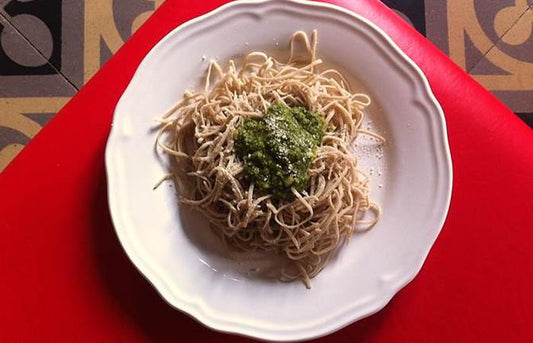 Espaguetis secos al pesto – 360kcal