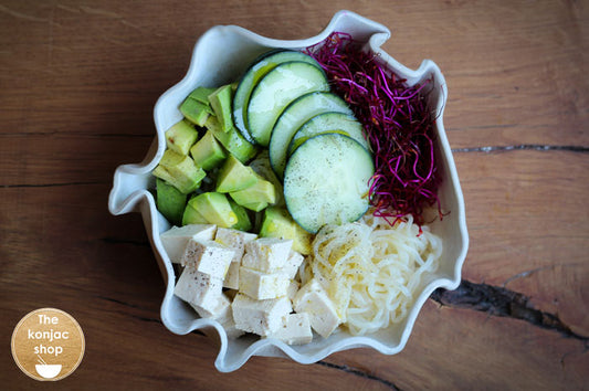 Poke Bowl Vegano con Fideos Konjac – 290kcal