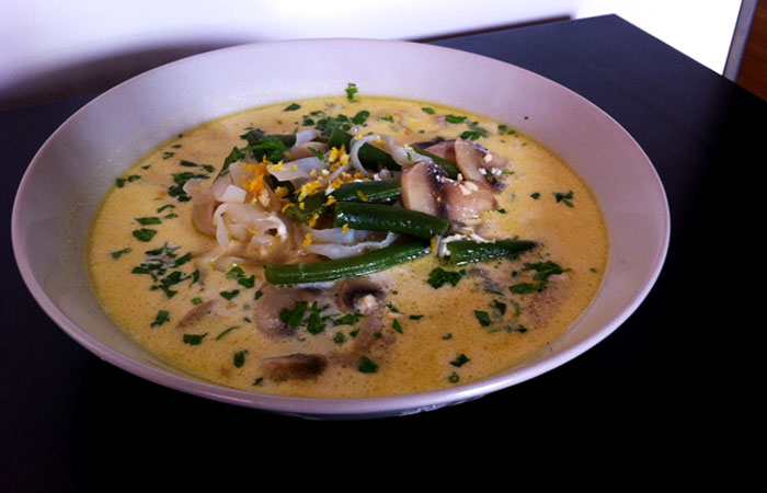 Sopa de verduras, fetuccine e gremolata – 225kcal