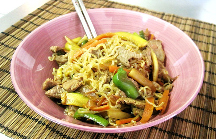 Fideos de konjac con ternera y verduras – 300kcal