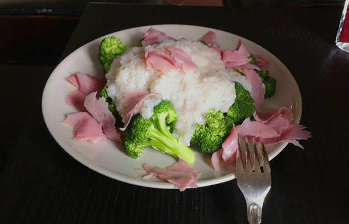 Arroz com brócolis e y molho de parmesão – 200kcal
