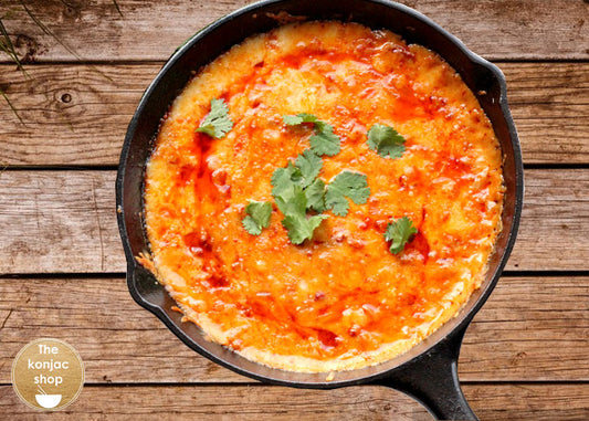 Cacerola de láminas konjac con queso fundido
