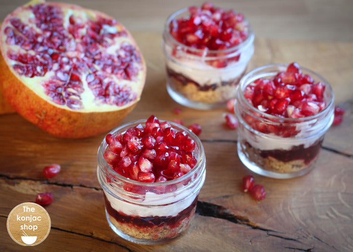 Mousse de coco con granada (keto) – 330kcal