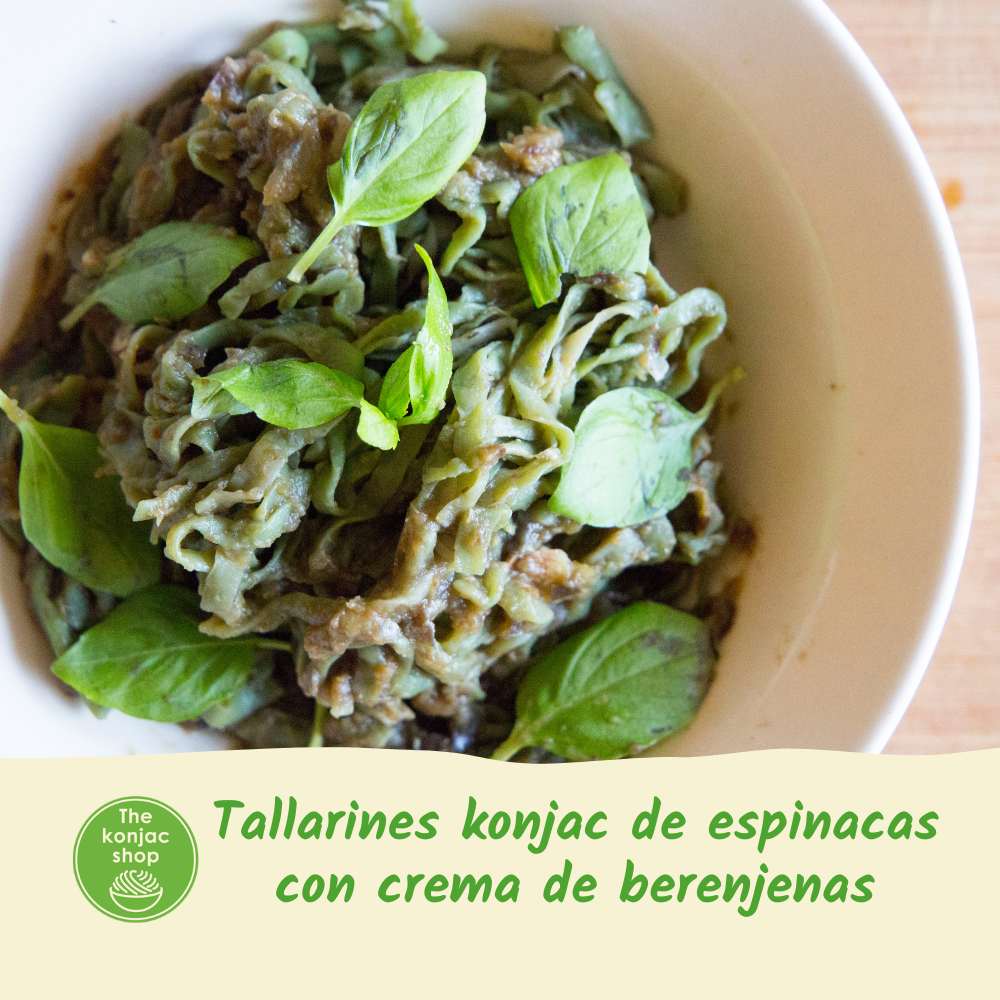 Tallarines konjac de espinacas con crema de berenjenas