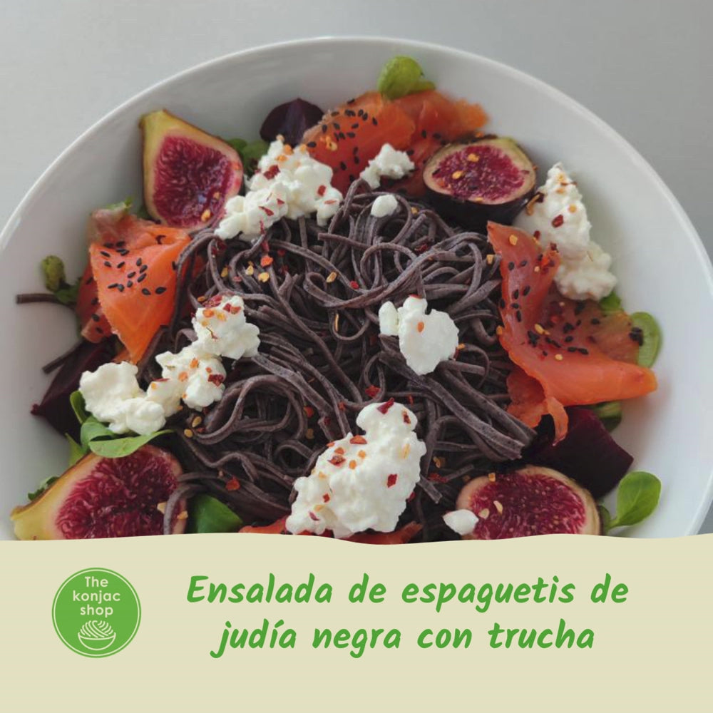 Ensalada de espaguetis de judía negra con trucha