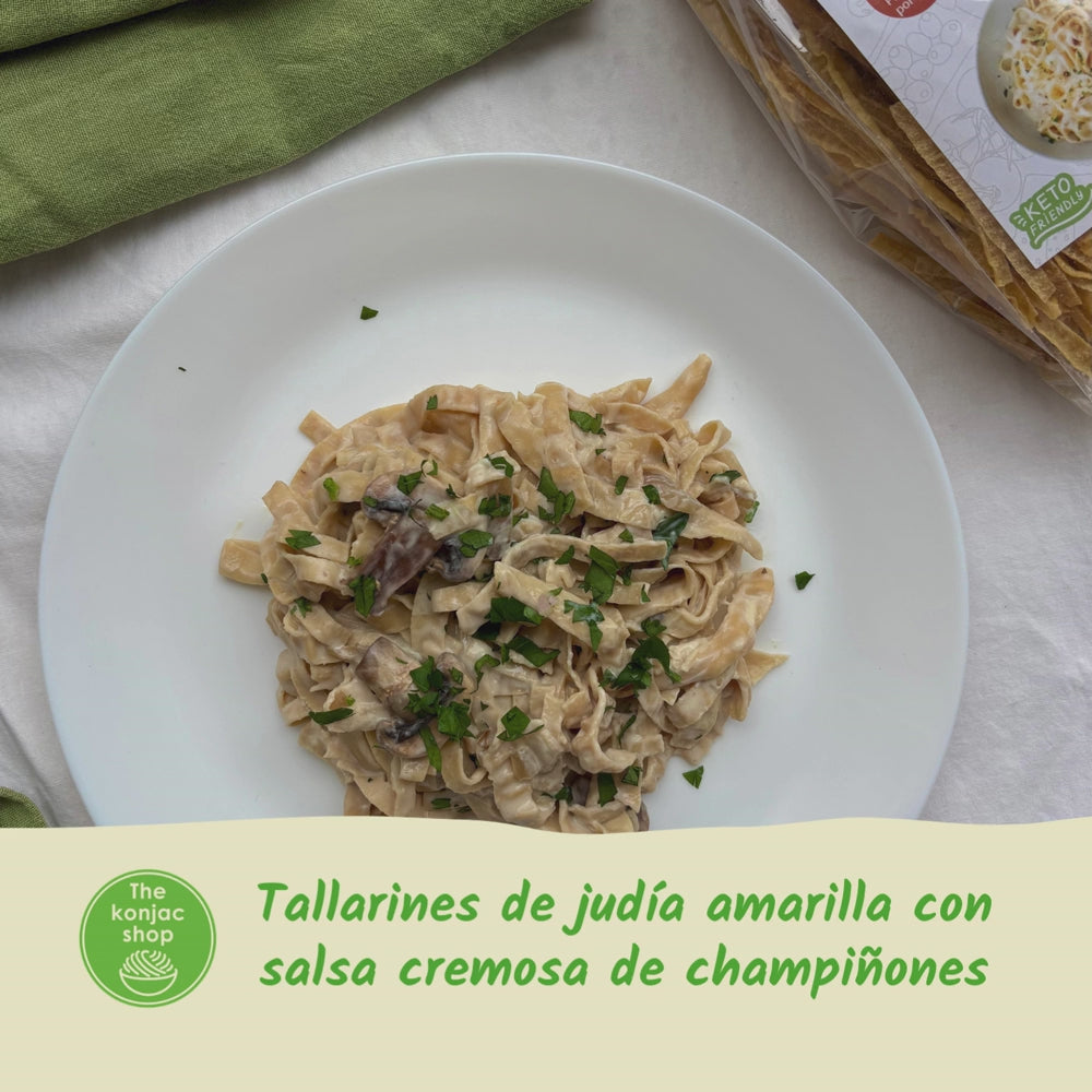 Tallarines de judía amarilla con salsa de champiñones