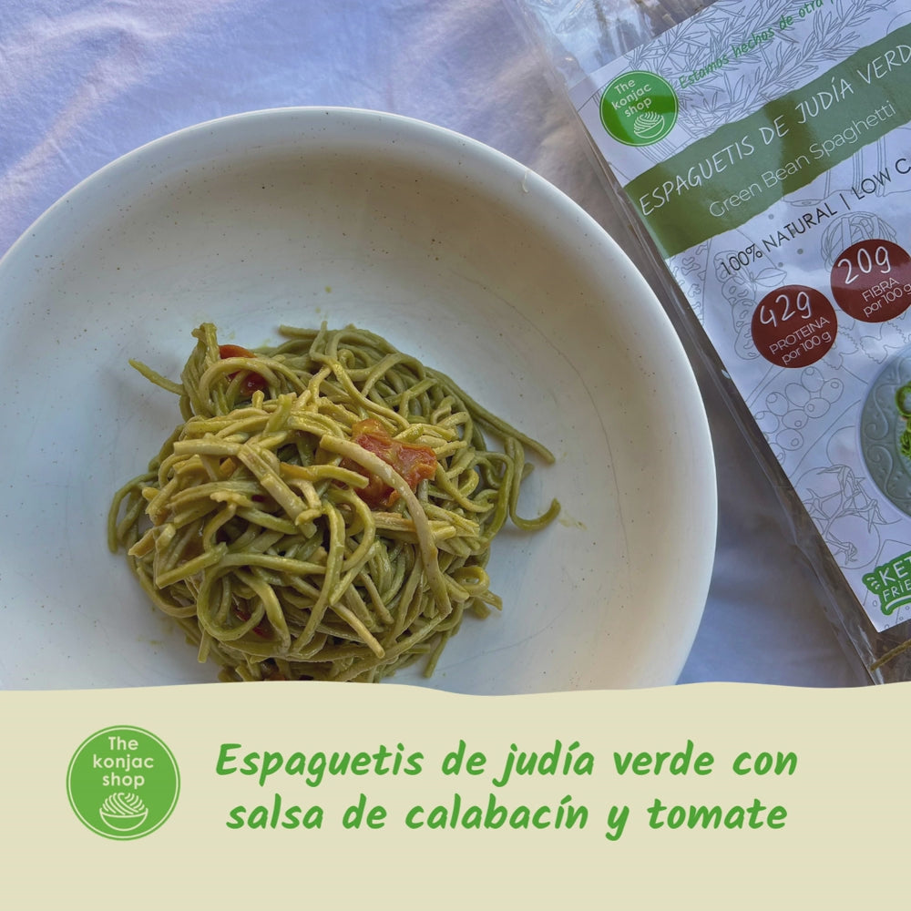 Espaguetis de judía verde con salsa de calabacin