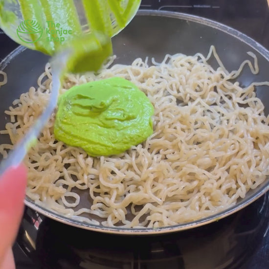 Receta con espaguetis konjac con salsa de aguacate