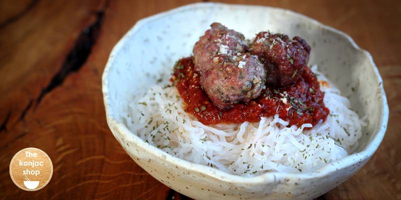Espaguetis konjac boloñesa